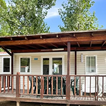 Beautiful Stacaravan In Holiday home Tuoro sul Trasimeno