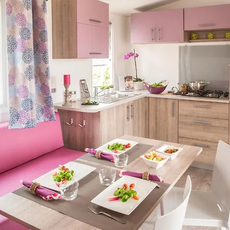 Beautiful Stacaravan In Holiday home Tuoro sul Trasimeno
